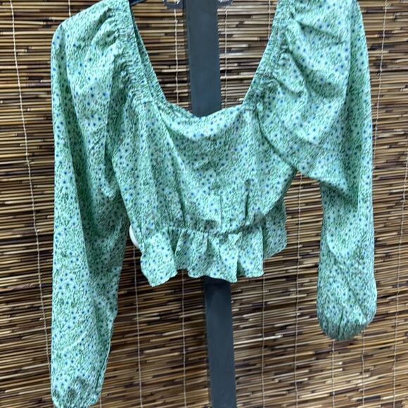VERO MODA Henna Floral Tie Front Top in Birch Aop Green at Nordstrom, Size X-Sma - Picture 3 of 3
